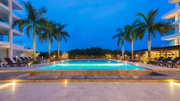 3 outdoor pools, open 9 AM to 8 PM, pool umbrellas, sun loungers