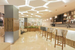 2 bars/lounges, 2 poolside bars - Sonesta Hotel Cartagena (Cartagena)