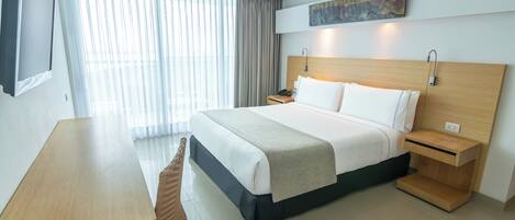 Standard Room, 1 Queen Bed