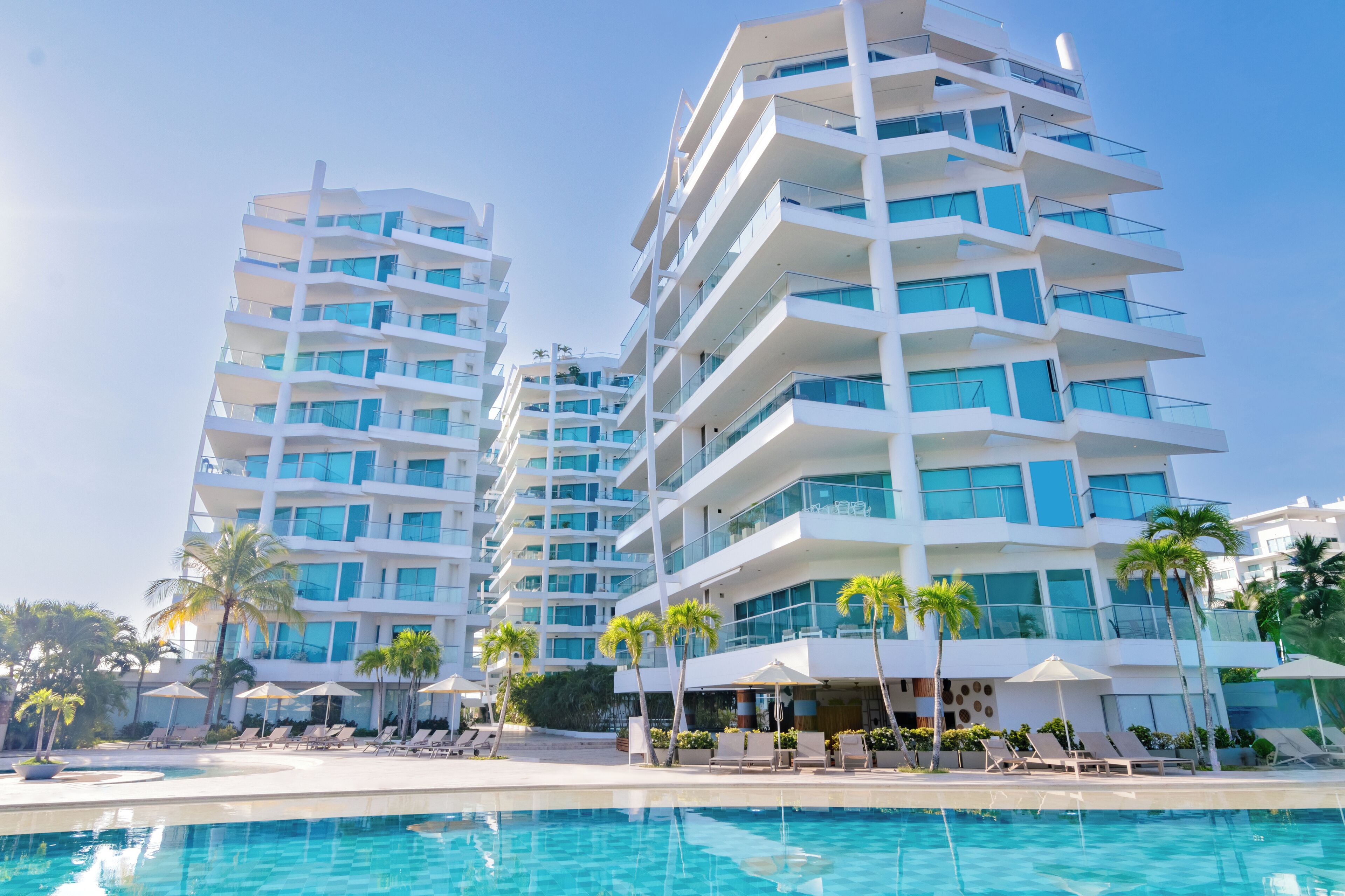 Vista frontal de la propiedad