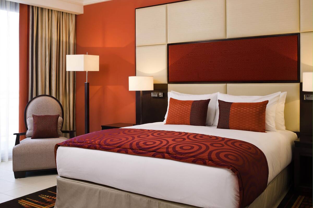 Luxury Room, 1 Queen Bed, Balcony, Sea View