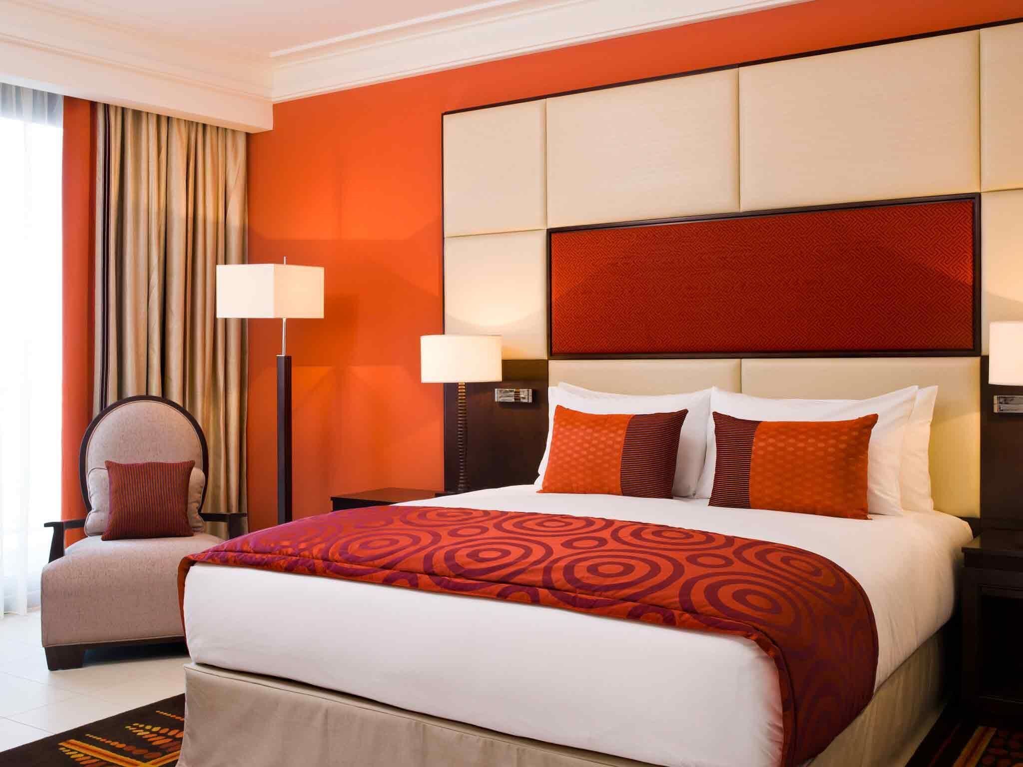 Egyptian cotton sheets, premium bedding, down comforters, minibar