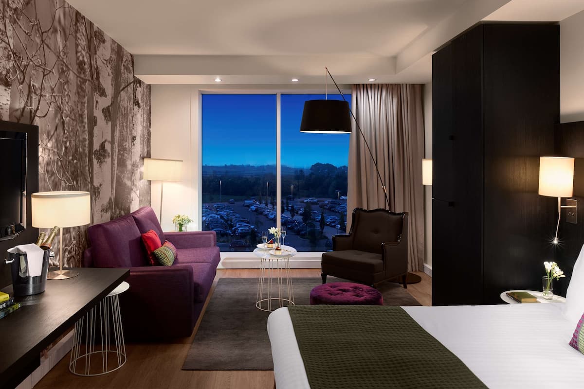 Minibar, in-room safe, individually furnished, desk