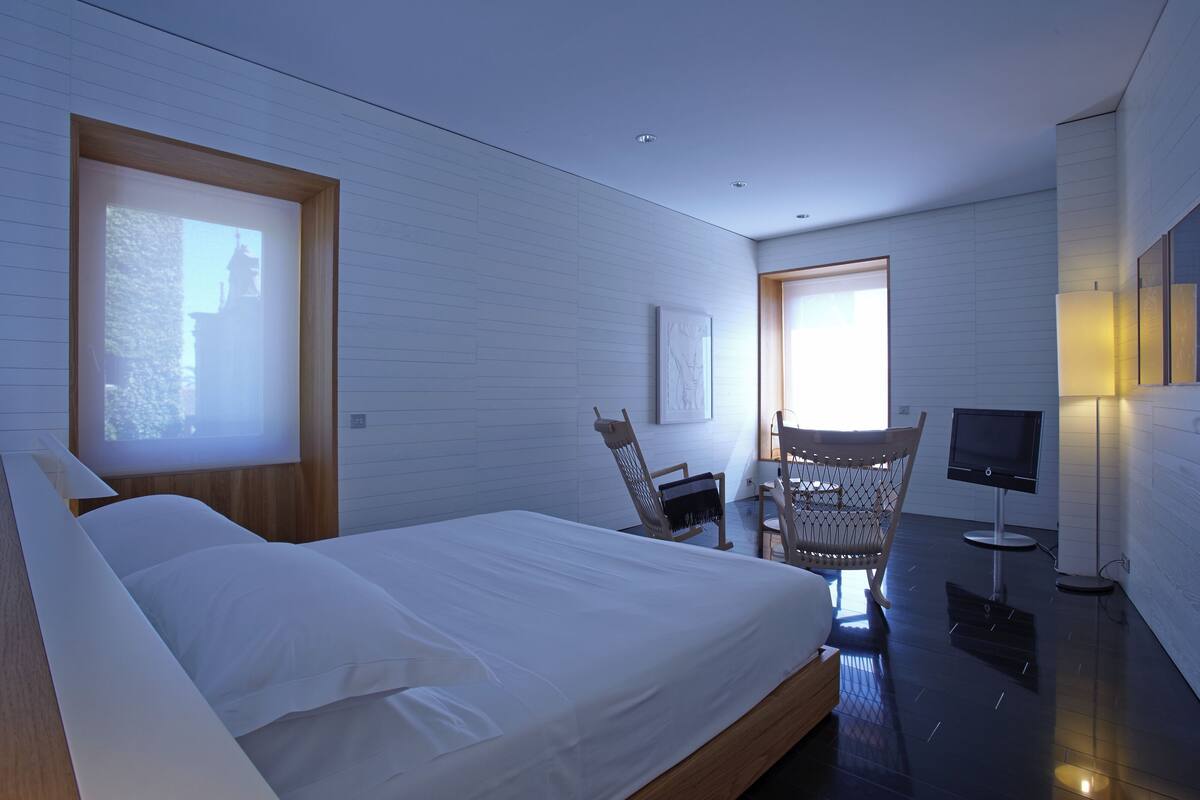 Superior Suite | Egyptian cotton sheets, premium bedding, minibar, in-room safe