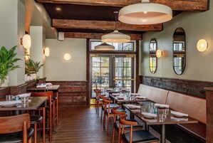 Breakfast, dinner and brunch served