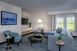 Desk, laptop workspace, iron/ironing board, free WiFi