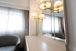 デラックス ツインルーム 禁煙 | デスク、アイロン / アイロン台、WiFi (無料)、ベッドシーツ