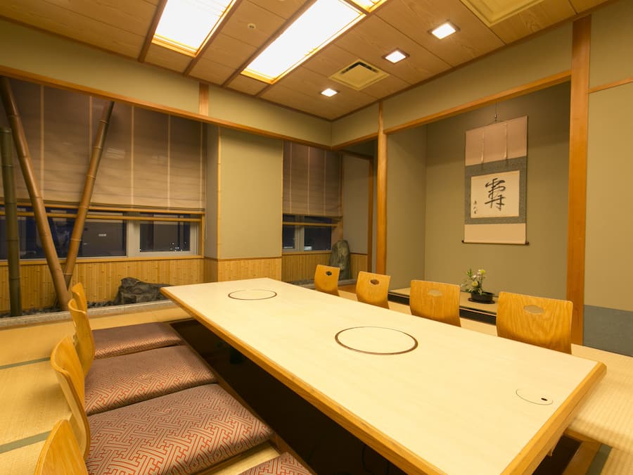 Breakfast, lunch, dinner served; Japanese cuisine