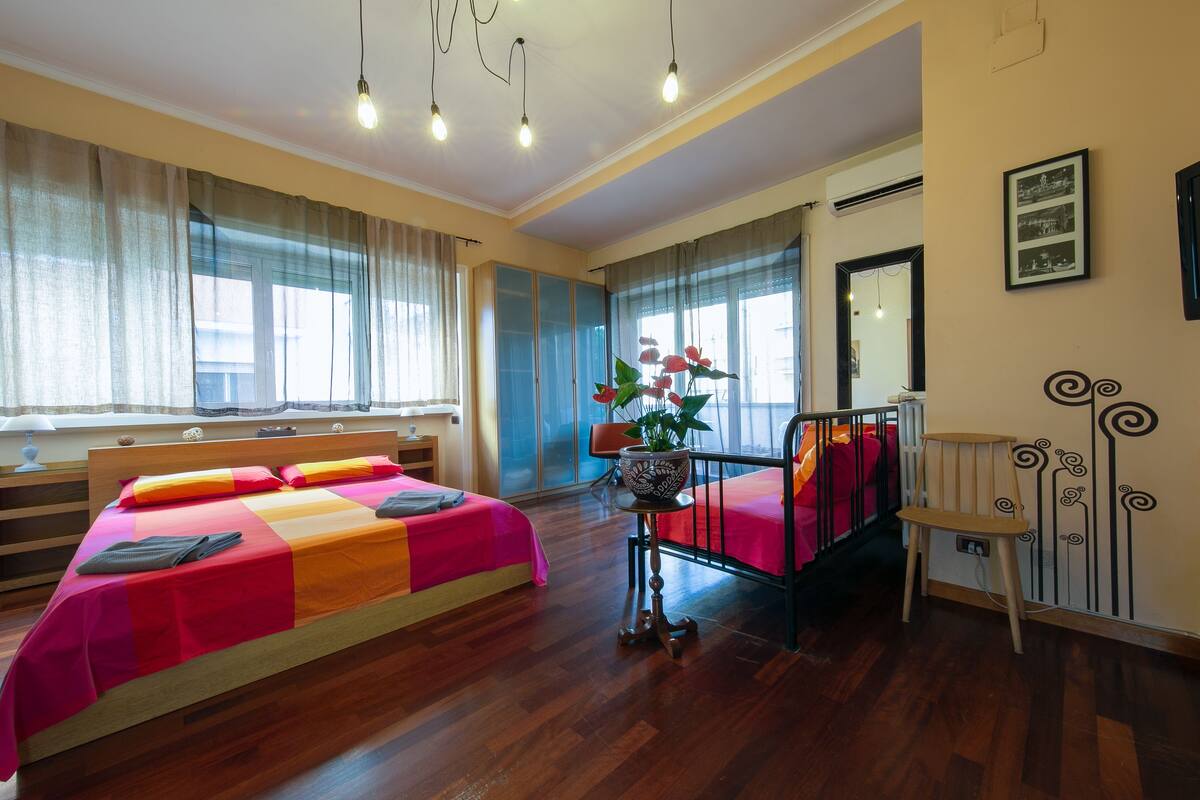 Suite junior, 1 habitación, vistas a la ciudad | Ropa de cama de alta calidad, edredones de plumas, escritorio