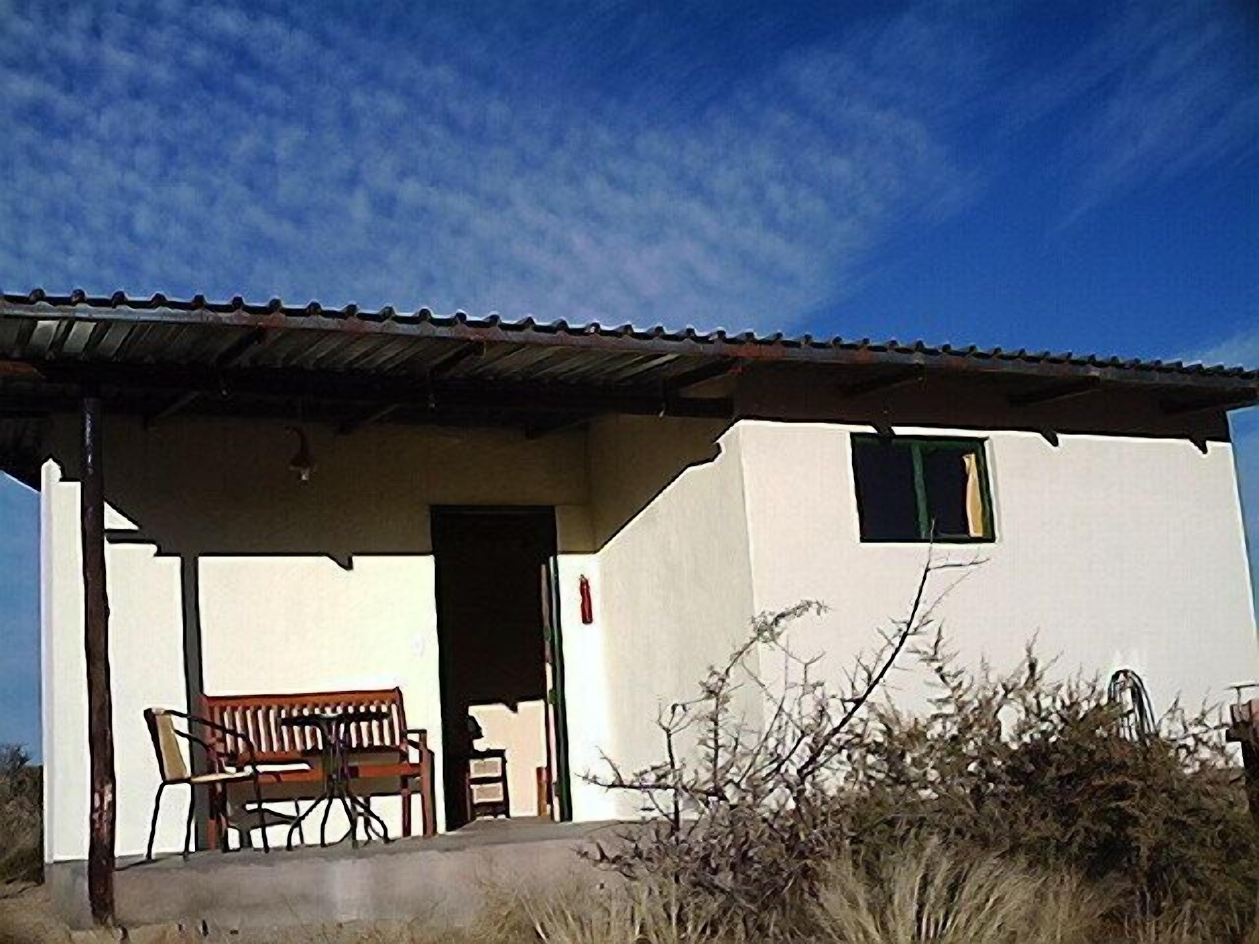 basic cabin, 3 single beds | exterior