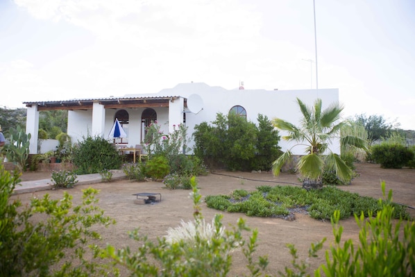 Fachada de la propiedad