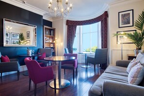 Bar (on property) - The Helaina (Scarborough)