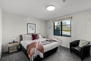 Apartment, 3 Schlafzimmer, Bergblick | Hochwertige Bettwaren, individuell dekoriert, individuell eingerichtet