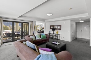 3 Bedroom, 3 Bathroom Mountain View Apartment  | Living area | 40-inch flat-screen TV with digital channels, LCD TV, Netflix - The Glebe Apartments (Queenstown)
