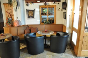 Lobby sitting area - Hotel Moser (Poechlarn)