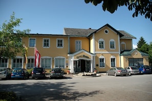Façana frontal de l'allotjament