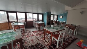 Päivittäinen buffetaamiainen (40 TRY per henkilö)