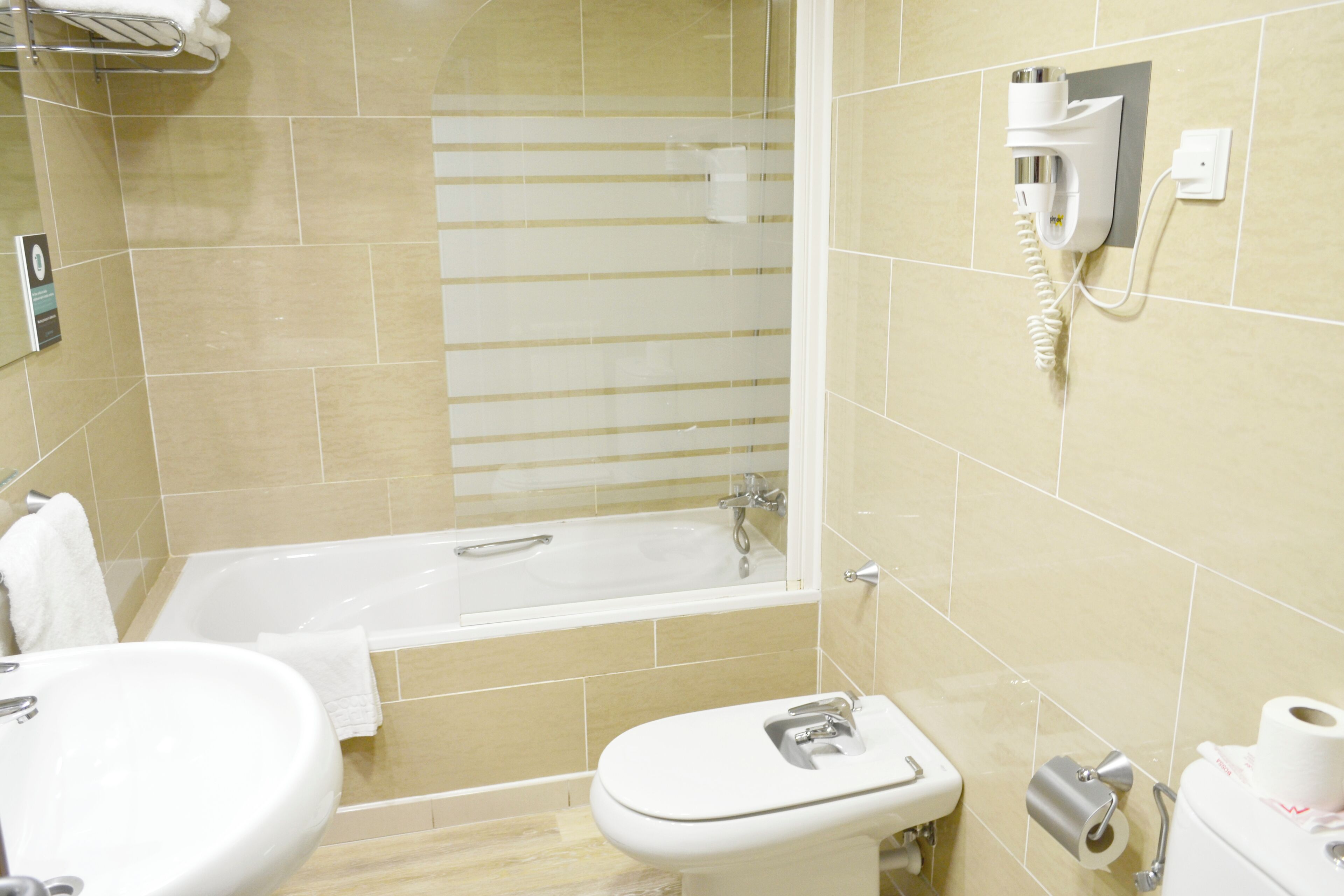 economy double room | desk, blackout curtains, free wifi, bed sheets