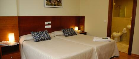 Desk, blackout drapes, free WiFi, bed sheets