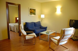 Desk, blackout curtains, free WiFi, bed sheets