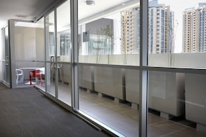 Hallway - Holiday Inn & Suites Sydney Bondi Junction by IHG (Bondi Junction)