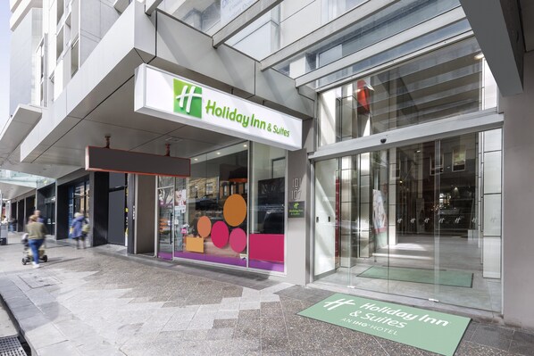 Exterior - Holiday Inn & Suites Sydney Bondi Junction by IHG (Bondi Junction)