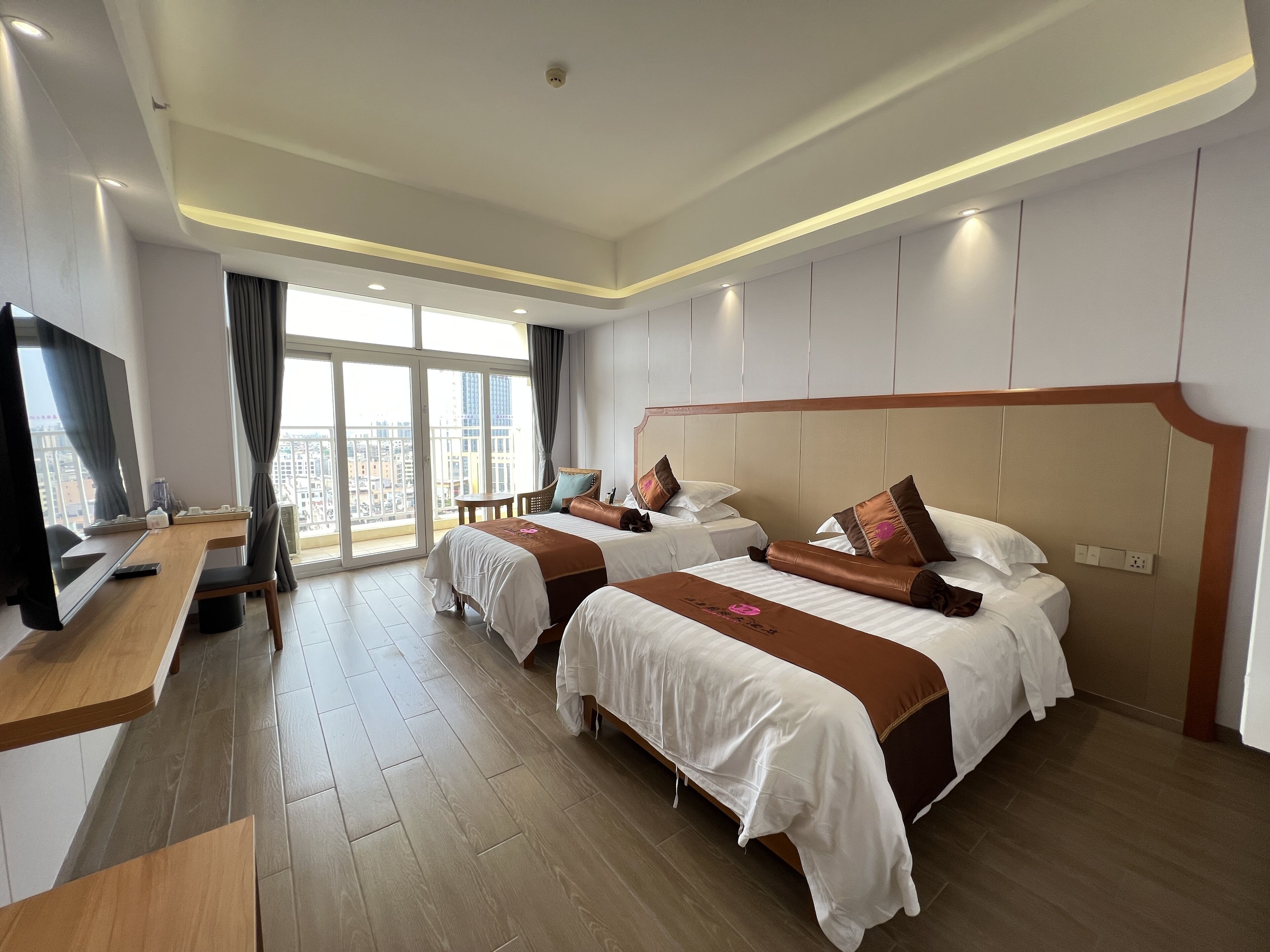 Luxury Twin Room (business room main building) | Minibar, desk, free WiFi, bed sheets