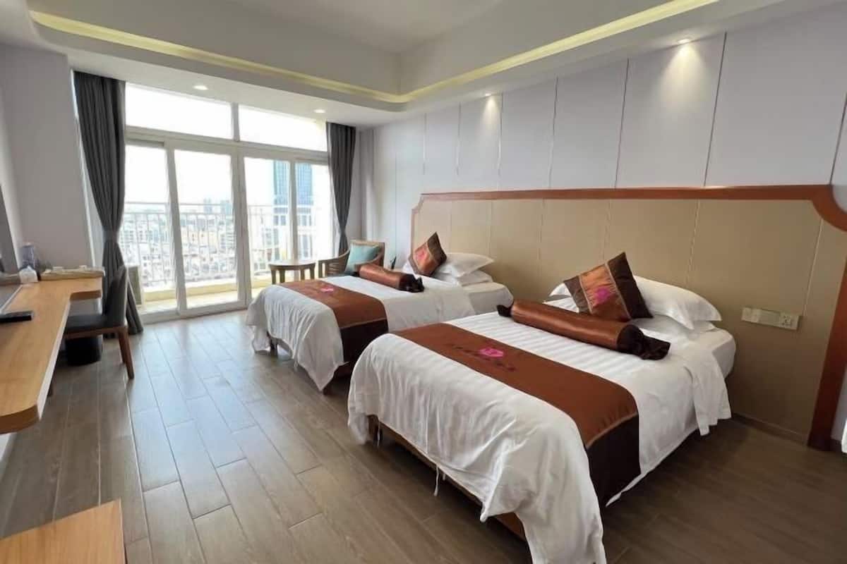 Minibar, desk, free WiFi, bed sheets