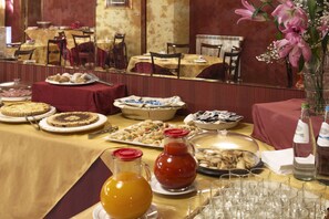 Desayuno continental incluido los días de semana