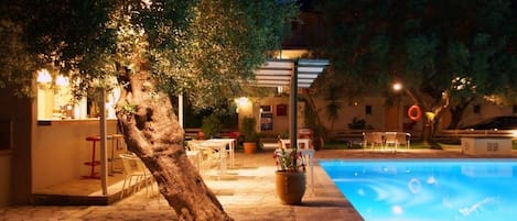 Outdoor pool, pool umbrellas