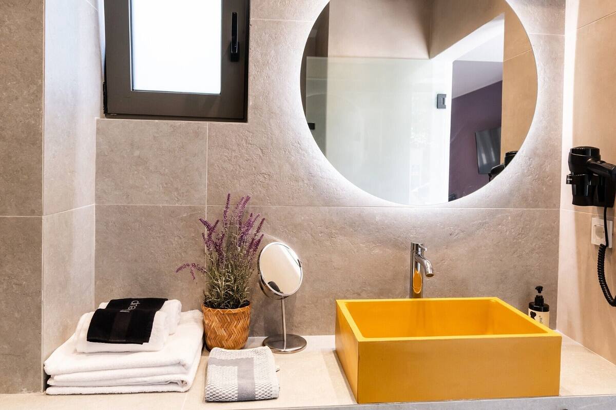 superior room | in-room safe, free wifi, bed sheets