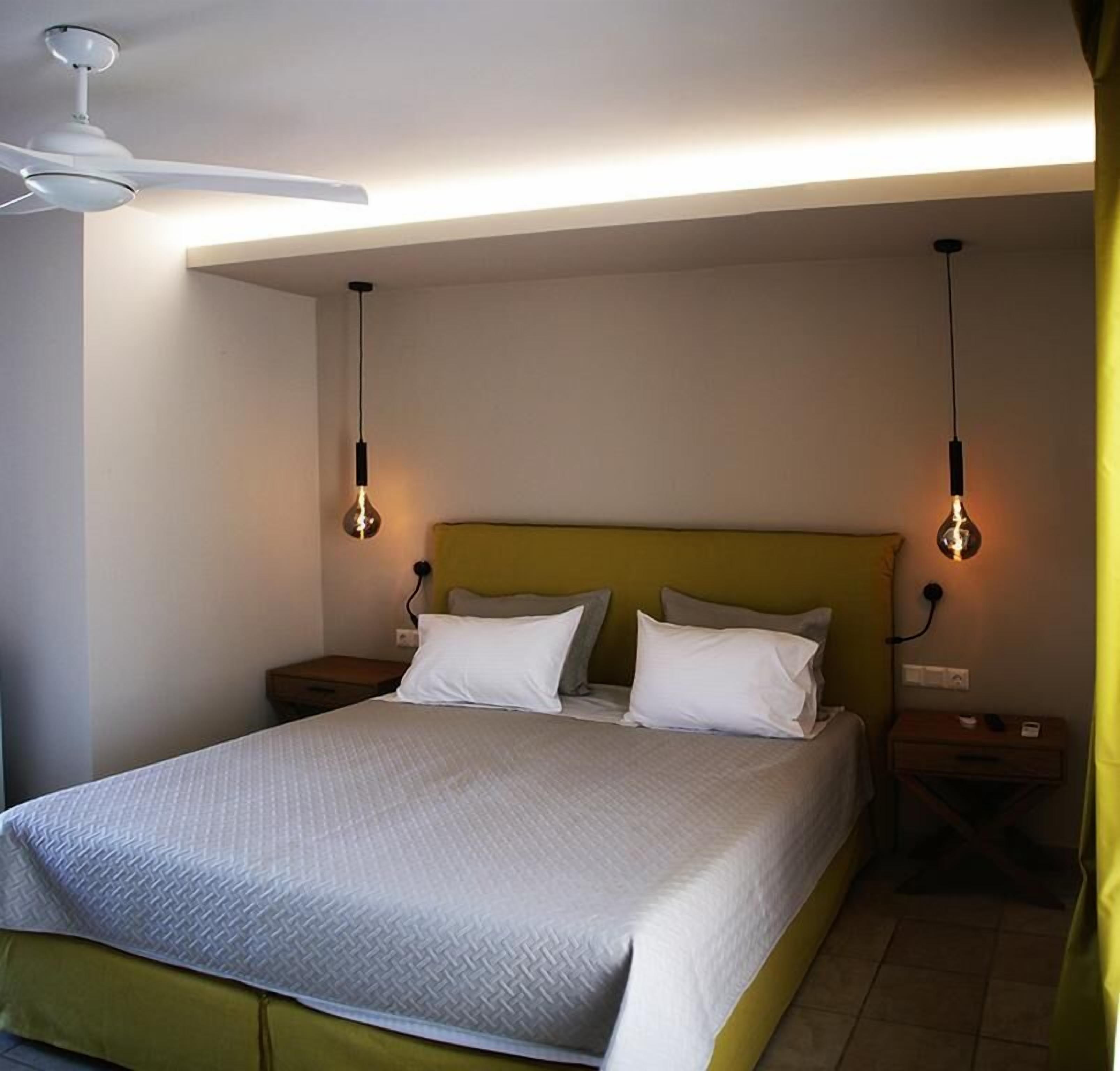 superior room | in-room safe, free wifi, bed sheets
