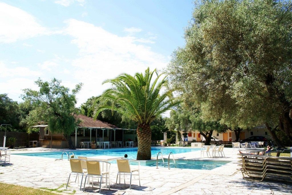 outdoor pool, pool umbrellas