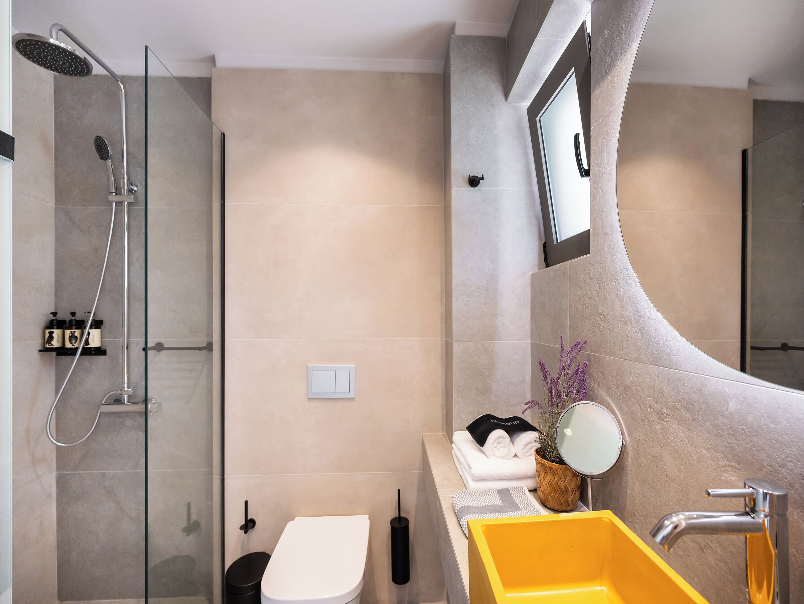 superior room | bathroom | shower, towels