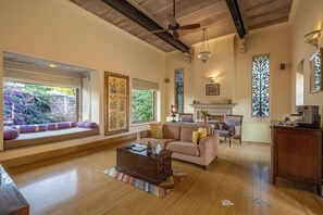 2 Bedroom Luxury Pool and Spa Villa | Living area