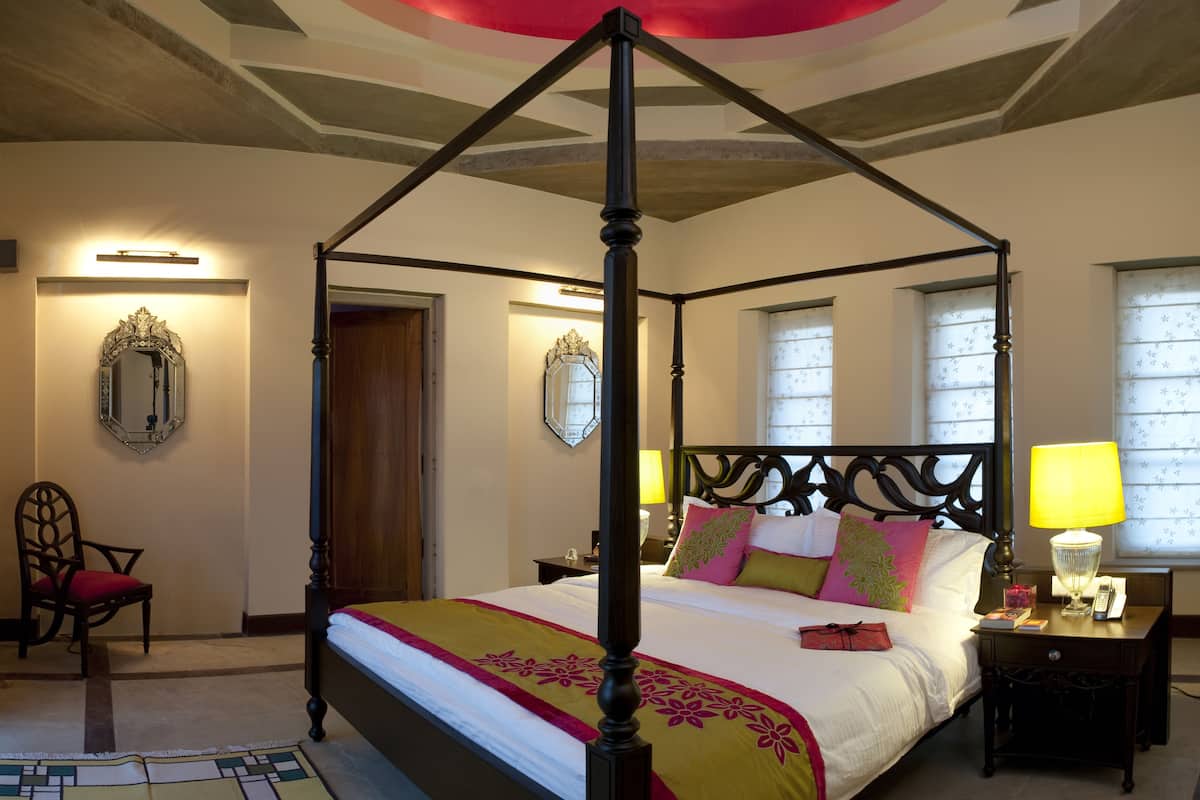 Luxury Garden & Spa Villa