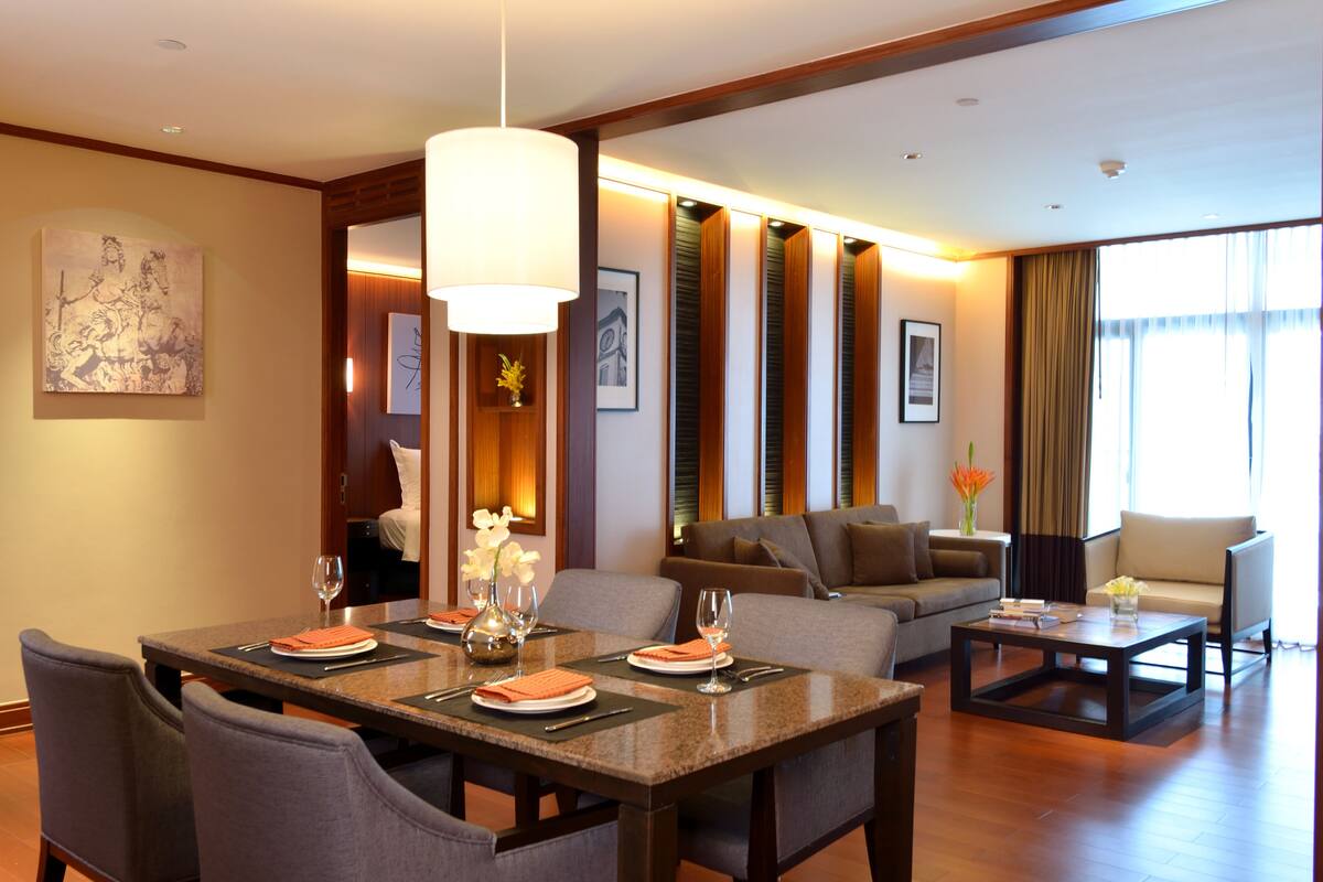 Suite, 2 Bedrooms | In-room dining