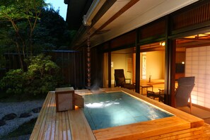 In-room safe, desk, laptop workspace, blackout drapes - Sansuirou (Yugawara)