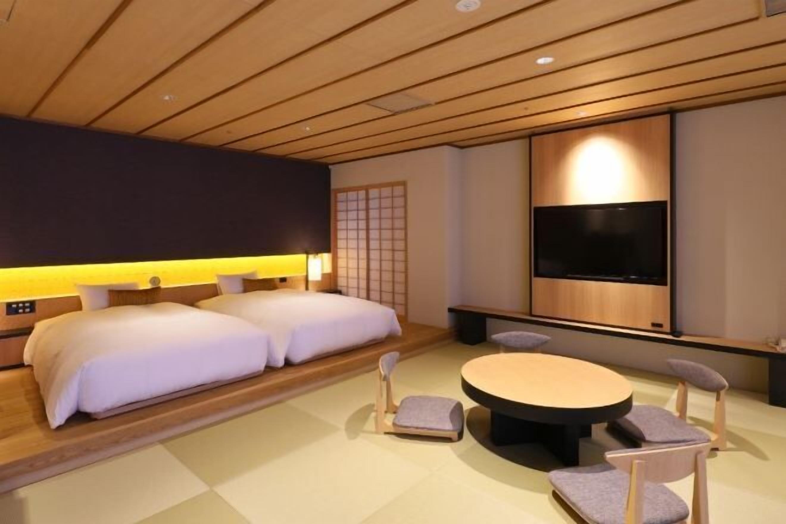 Caja de seguridad en la habitación y escritorio 