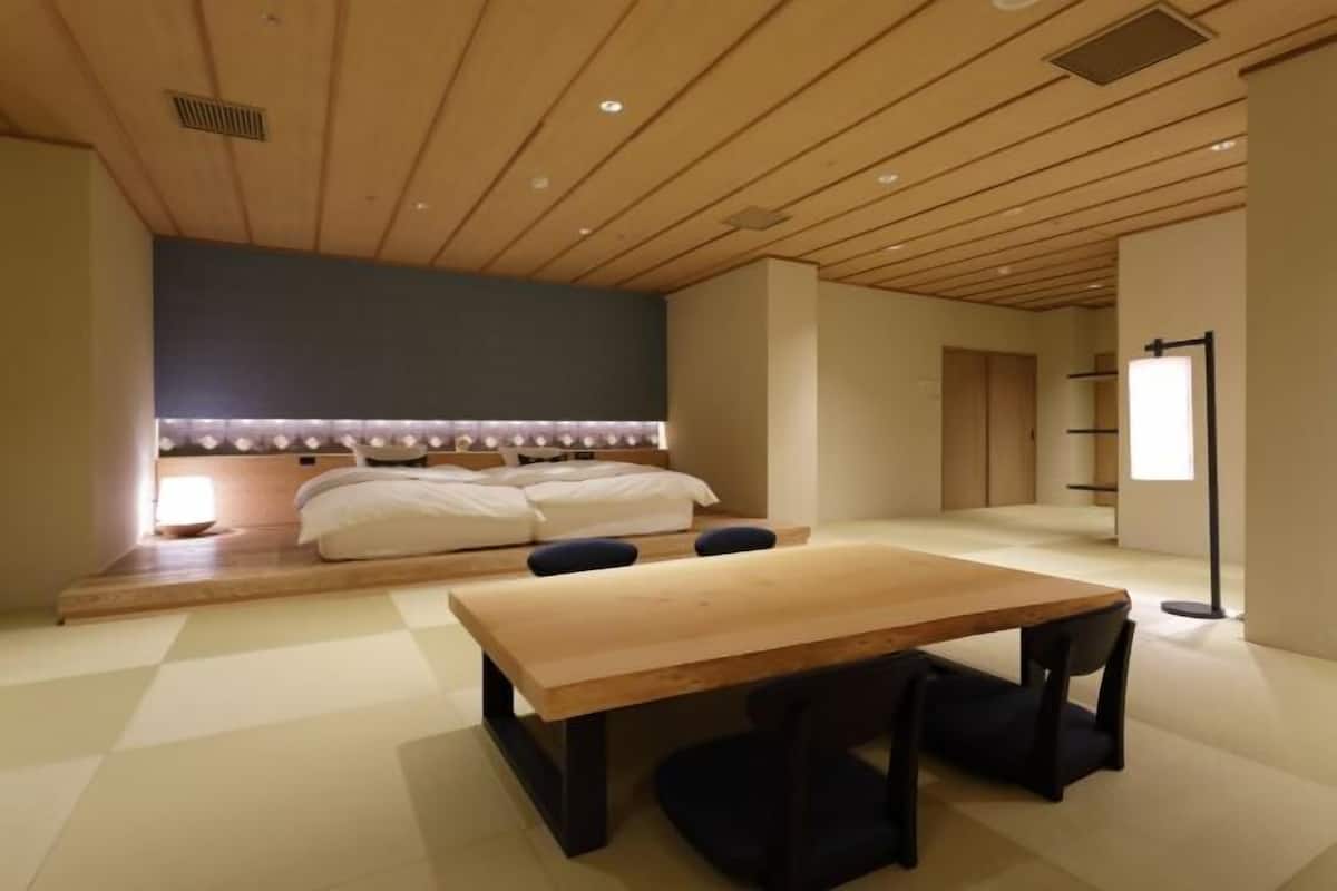 1 habitación, caja de seguridad en la habitación y escritorio