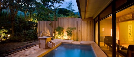 Chambre Deluxe (Japanese Western Style with Hot spa) | Salle de bain