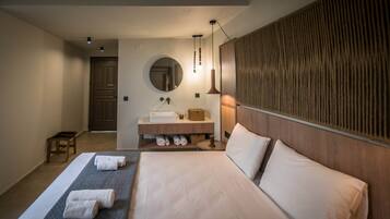 Superior kamer, 1 twee- of 2 eenpersoonsbedden | Verduisterende gordijnen, een strijkplank/strijkijzer, gratis babybedden