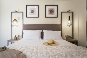 Blackout drapes, iron/ironing board, free cribs/infant beds, bed sheets - Dream Village (Hersonissos)