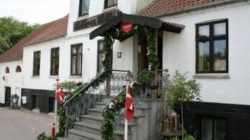 Fachada de la propiedad
