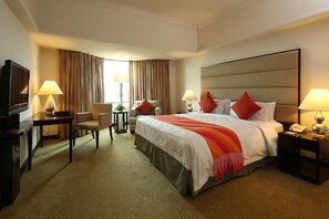 Caja de seguridad en la habitación y escritorio 