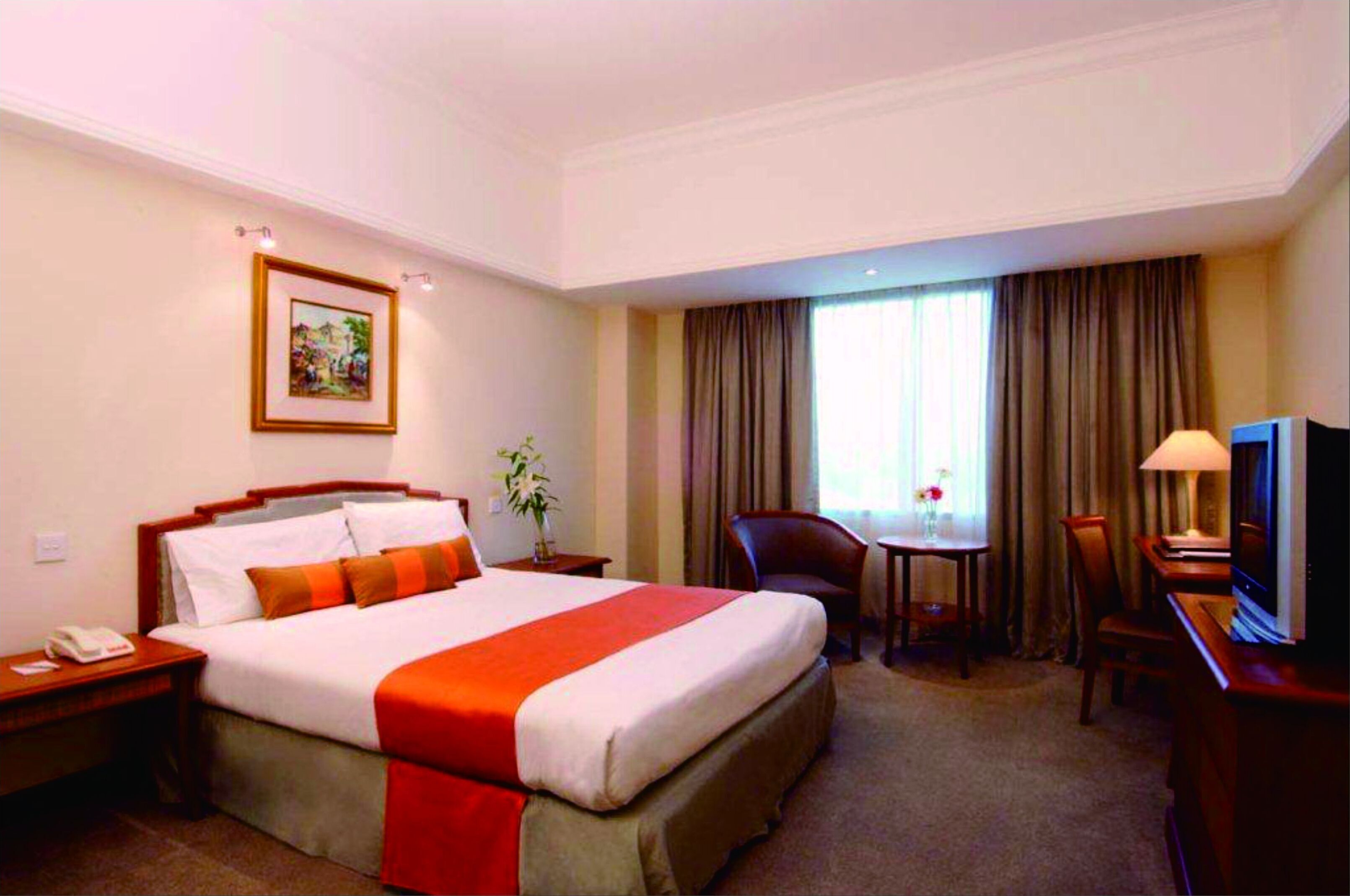 In-room safe, desk, iron/ironing board, free WiFi