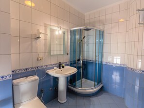 Hair dryer, bidet - Prince Hotel (Kashar)