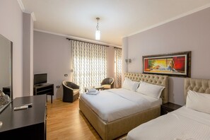 Premium bedding, desk, free WiFi, bed sheets - Prince Hotel (Kashar)