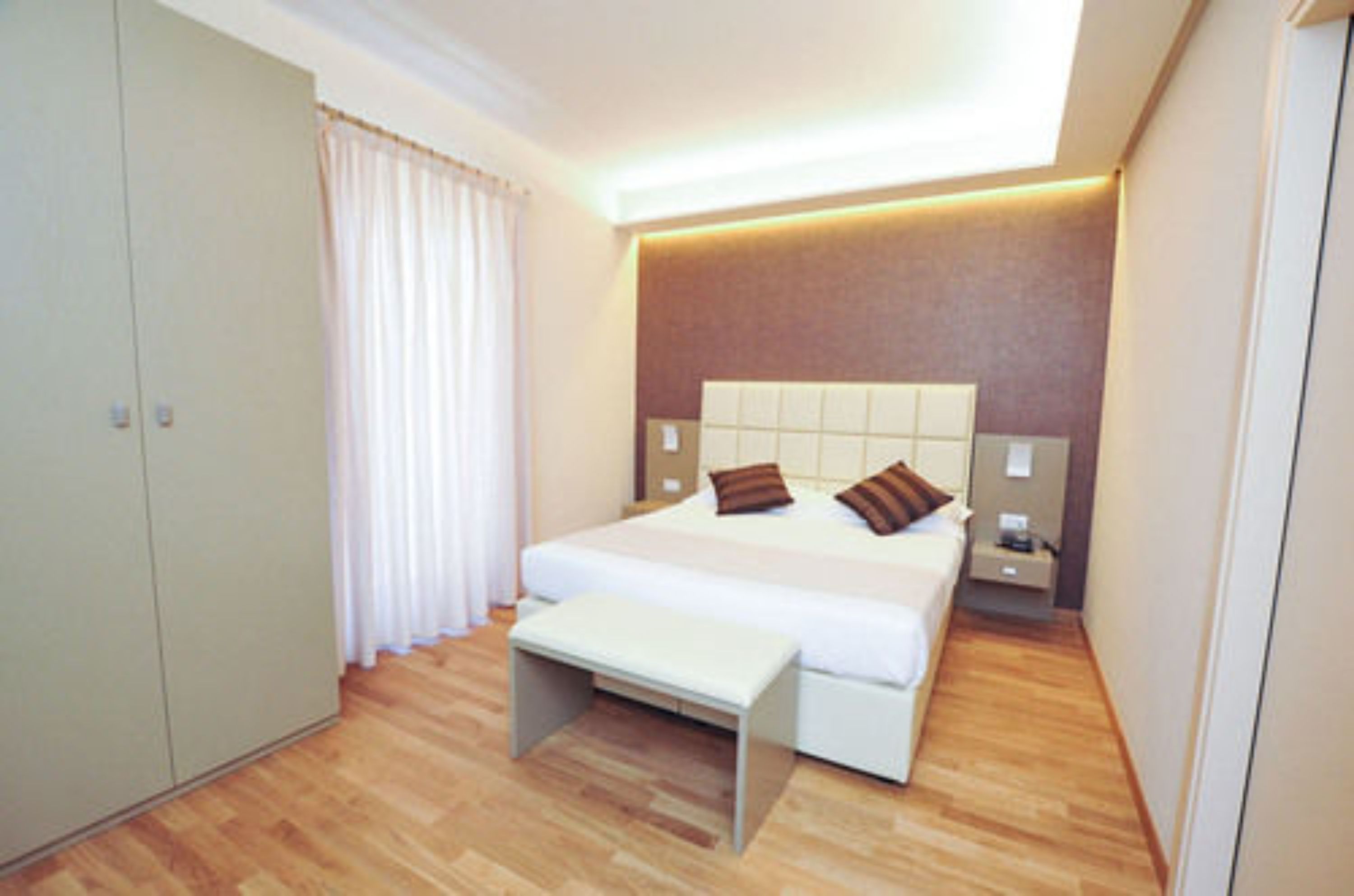 down duvets, minibar, in-room safe, desk