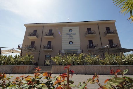Fachada de la propiedad